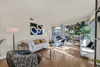 688 Mariners Island Blvd in San Mateo, CA - Building Photo - Building Photo