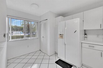 7711 Trent Dr in Tamarac, FL - Building Photo - Building Photo