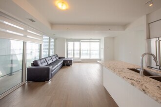 30-1230 Shore Breeze Dr in Toronto, ON - Building Photo - Building Photo