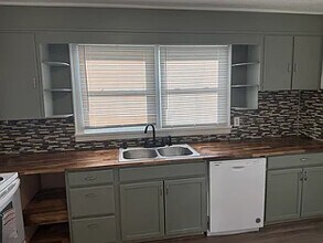 2450 Brights Pike in Morristown, TN - Foto de edificio - Building Photo