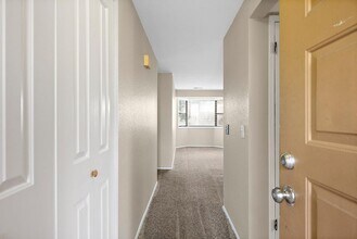 220 Israel Rd SW in Tumwater, WA - Building Photo - Building Photo