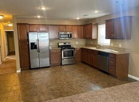 2407 Putnam St in Terre Haute, IN - Building Photo