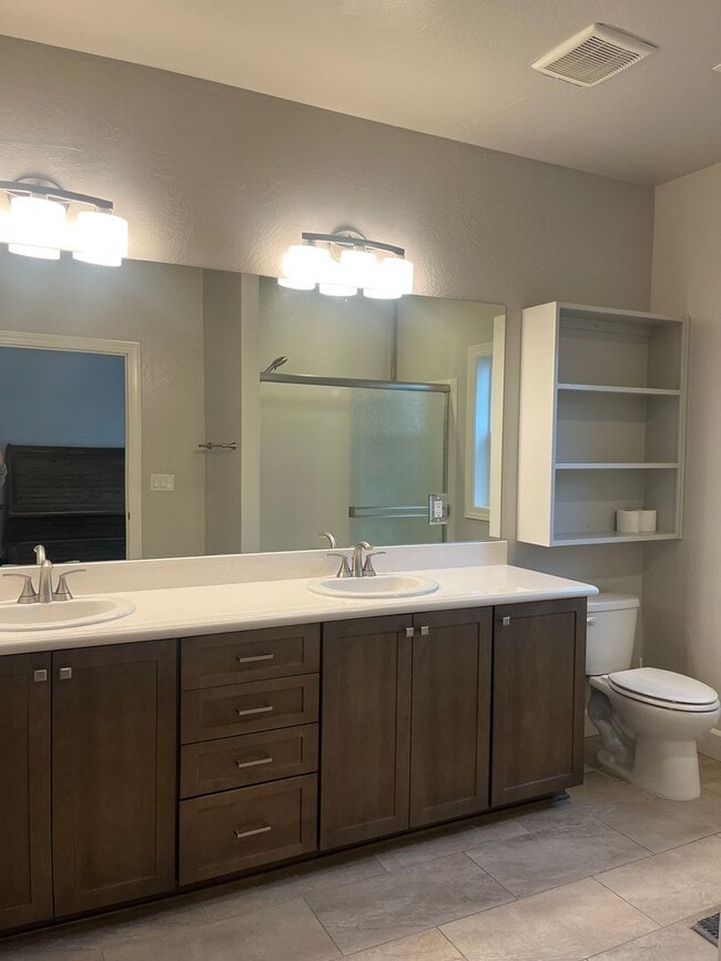 431 S Haskell St in Central Point, OR - Building Photo - Building Photo