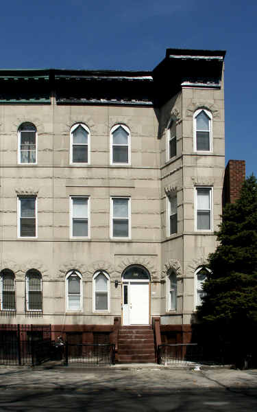 867  Halsey in Brooklyn, NY - Building Photo