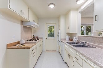7111 Madera Dr in Goleta, CA - Building Photo - Building Photo
