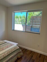 5955 Vanalden Ave in Tarzana, CA - Foto de edificio - Building Photo