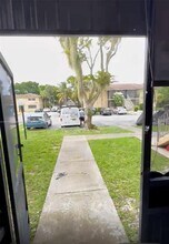 15669 SW 73rd Cir Terrace in Miami, FL - Building Photo - Building Photo