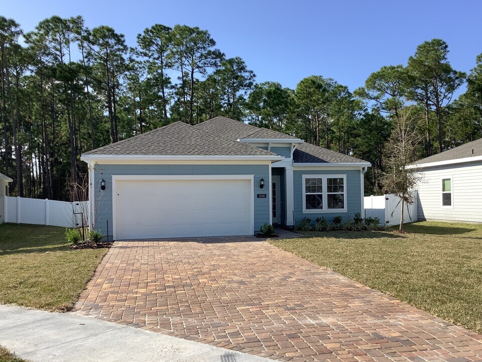 180 Spruce Pt in St. Augustine, FL - Building Photo