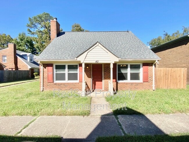 42 Glascow Way in Hampton, VA - Building Photo - Building Photo