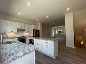 12283 W 51st Ave in Wheat Ridge, CO - Foto de edificio - Building Photo