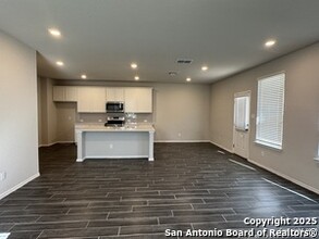 2401 Ayers Dr in Seguin, TX - Building Photo - Building Photo