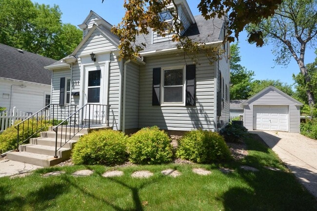 property at 107 11th Ave NW