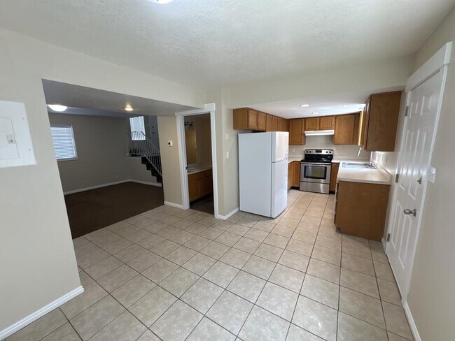 1894 W 680 N in Pleasant Grove, UT - Building Photo - Building Photo
