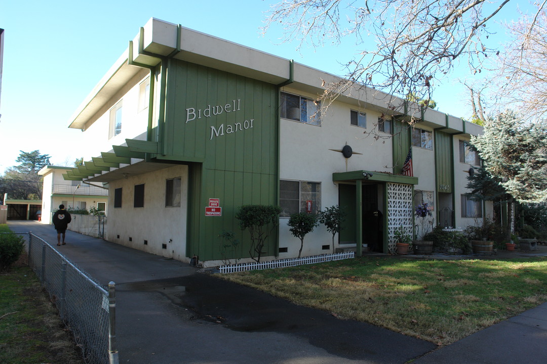 Bidwell Manor in Chico, CA - Building Photo