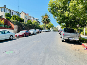 142 S Lake St in Los Angeles, CA - Building Photo - Other