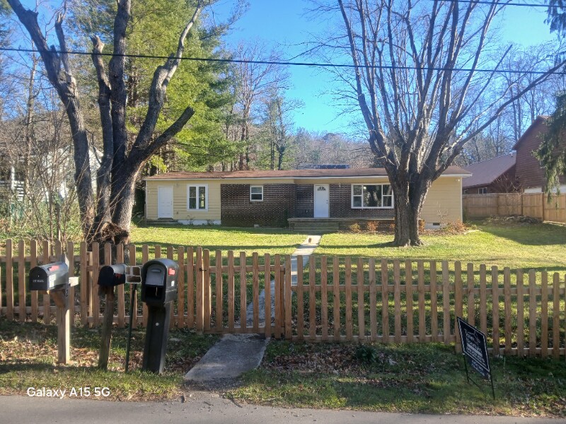 230 Northwest Ave in Swannanoa, NC - Building Photo