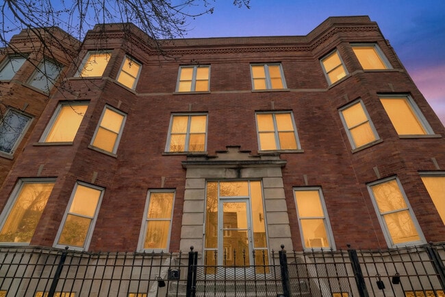 property at 4622 S Calumet Ave