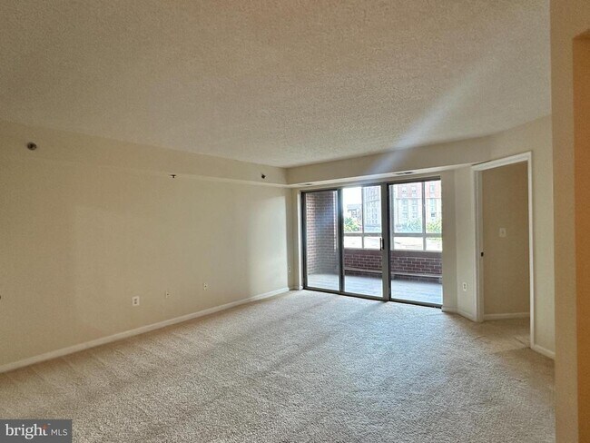 2181 Jamieson Ave in Alexandria, VA - Building Photo - Building Photo