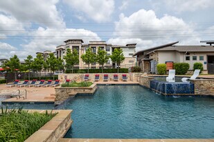 Villas on the Hill in Temple, TX - Building Photo