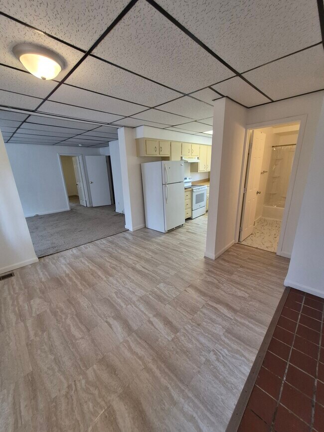 501 Beatty Rd, Unit Beatty Rd Apt 1 in Monroeville, PA - Building Photo - Building Photo