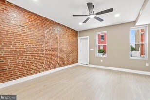 2028 W Oxford St in Philadelphia, PA - Building Photo