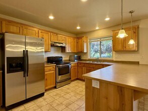 2149 NW Tara Ln in Grants Pass, OR - Building Photo - Building Photo