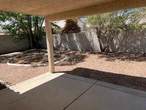 436 W Azure Ave in North Las Vegas, NV - Foto de edificio - Building Photo