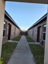 3701 Paola St, Unit 2 in Edinburg, TX - Building Photo