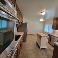 2535 Hampton Ave in Redwood City, CA - Building Photo - Building Photo