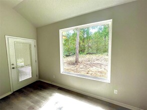 386 Tahitian Dr in Bastrop, TX - Building Photo - Building Photo