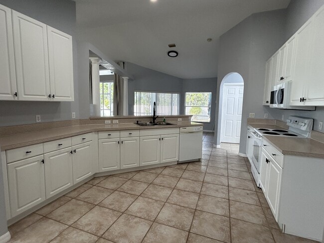1321 SW 25th St in Cape Coral, FL - Building Photo - Building Photo