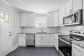 206 Raynor St in Durham, NC - Building Photo - Building Photo
