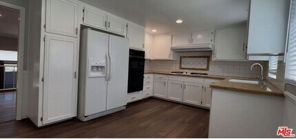 11260 Overland Ave, Unit #2E in Culver City, CA - Foto de edificio - Building Photo