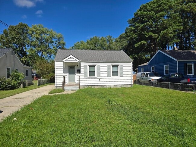 149 Chichester Ave in Hampton, VA - Building Photo - Building Photo