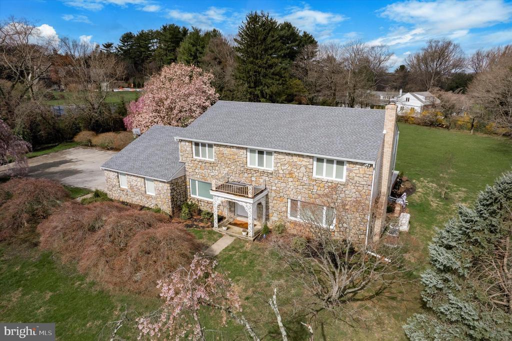 1530 Briar Hill Rd in Gladwyne, PA - Building Photo