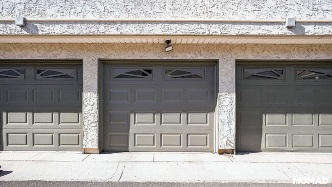 30 E Brown Rd in Mesa, AZ - Foto de edificio - Building Photo