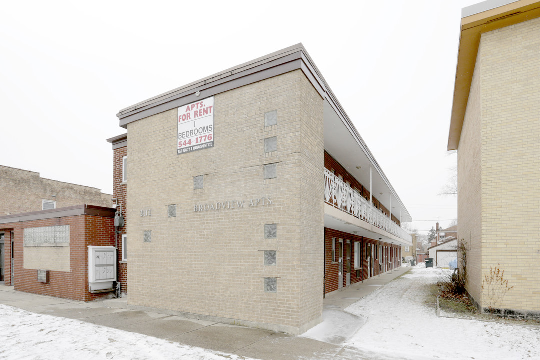 Broadview Apartments in Broadview, IL - Building Photo