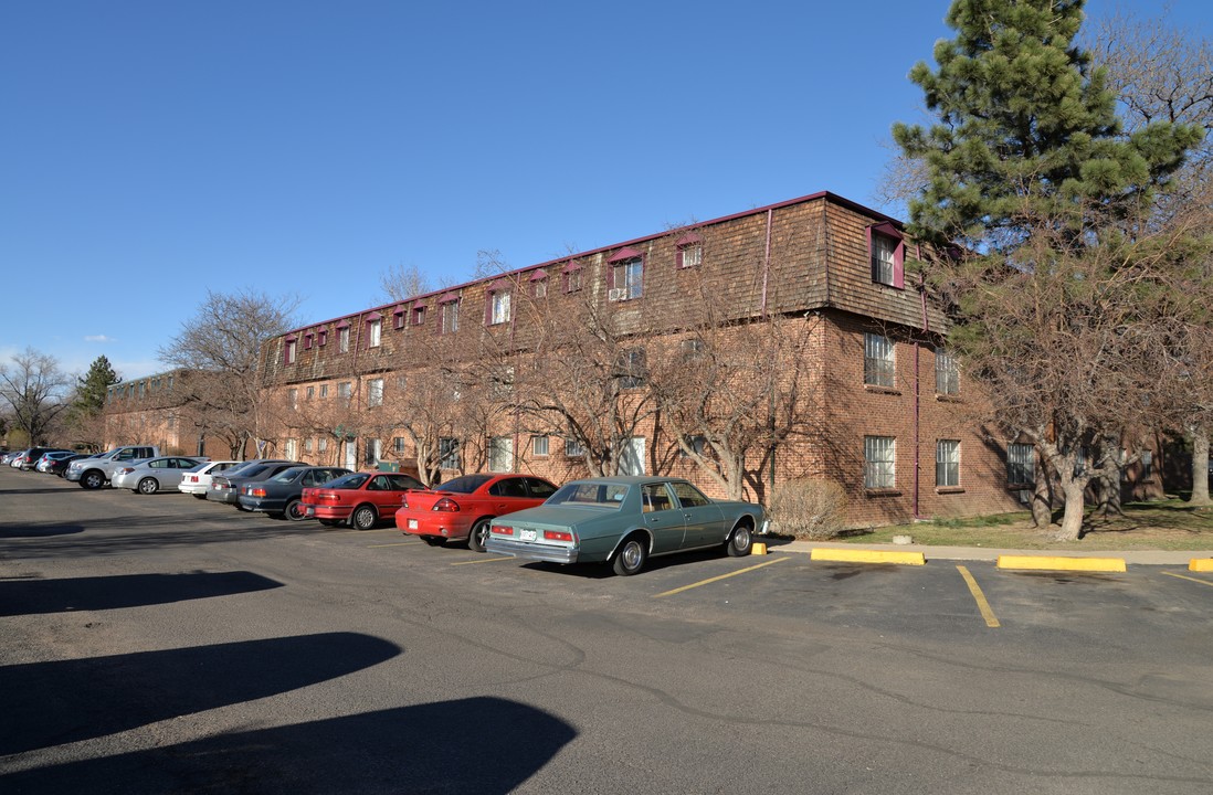 Garden Center Apartments in Broomfield, CO - Building Photo