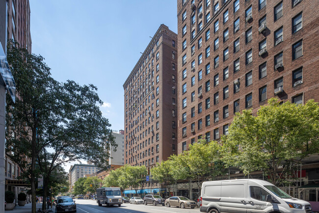 Chester Court in New York, NY - Building Photo - Building Photo