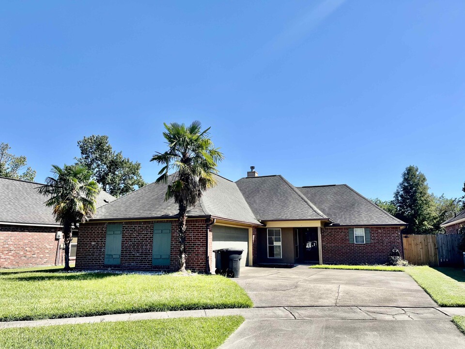 17410 Chasefield Ave in Baton Rouge, LA - Foto de edificio