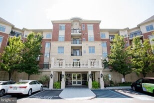 523 Carson Terrace in Huntingdon Valley, PA - Building Photo