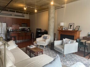 111 S Morgan St in Chicago, IL - Building Photo - Building Photo