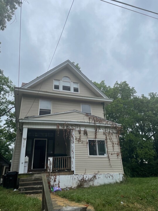421 Delaware Ave in Dayton, OH - Foto de edificio