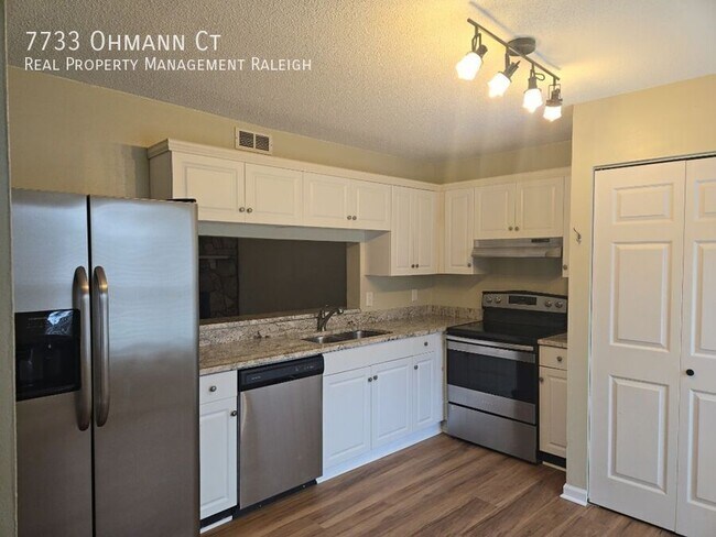 7733 Ohmann Ct in Raleigh, NC - Building Photo - Building Photo
