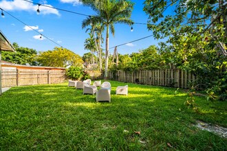 1250 NE 110th St in Miami, FL - Building Photo - Building Photo