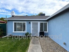 426 J St in Lathrop, CA - Building Photo - Building Photo