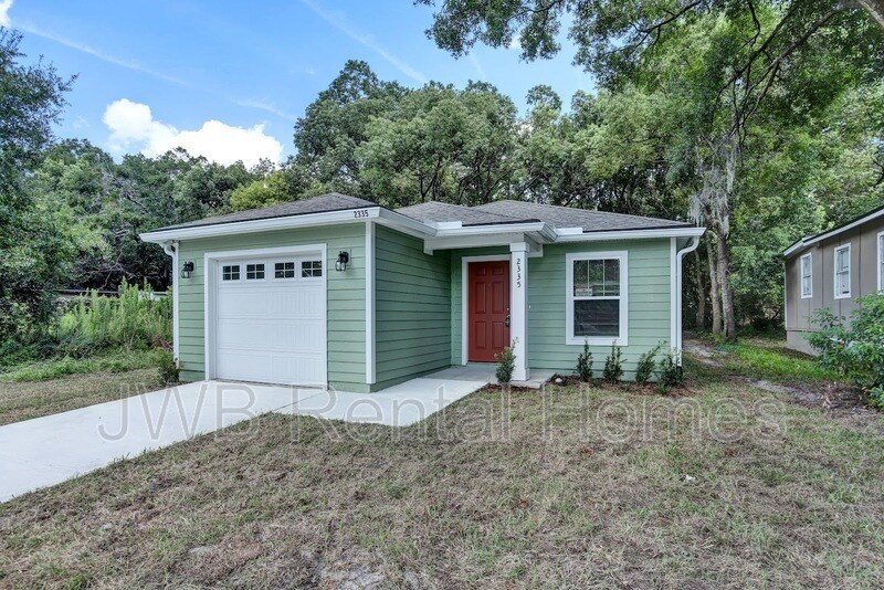 2335 Broadway Ave in Jacksonville, FL - Building Photo