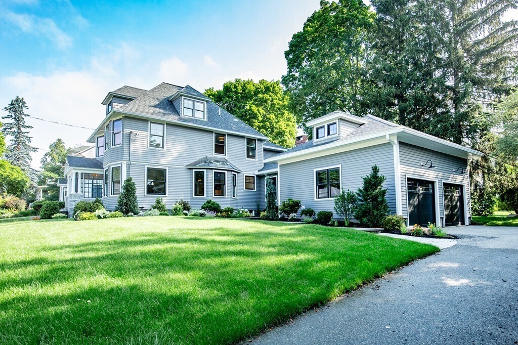 18 Wolcott Ave in Andover, MA - Building Photo