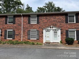 824 6th St NW in Hickory, NC - Building Photo