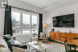 3686-3686 St Clair Ave E in Toronto, ON - Building Photo - Building Photo